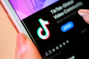 TikTok Won't Let Me Follow Anyone (9 Causes, Fixes)